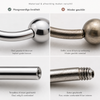 Vergelijking tussen hoogwaardig implant-grade titanium en minder geschikt piercingmateriaal met ruwe afwerking en extern schroefdraad