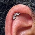 Oor met helix piercing  gezet bij All Perfectly Pierced Rhoon