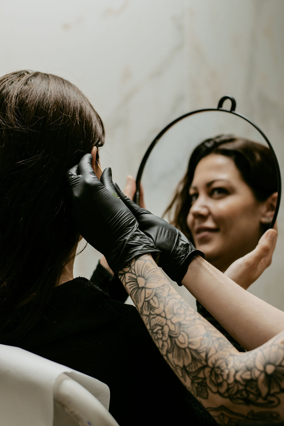 Voorbereiding van een nieuwe piercing met aandacht voor anatomie
