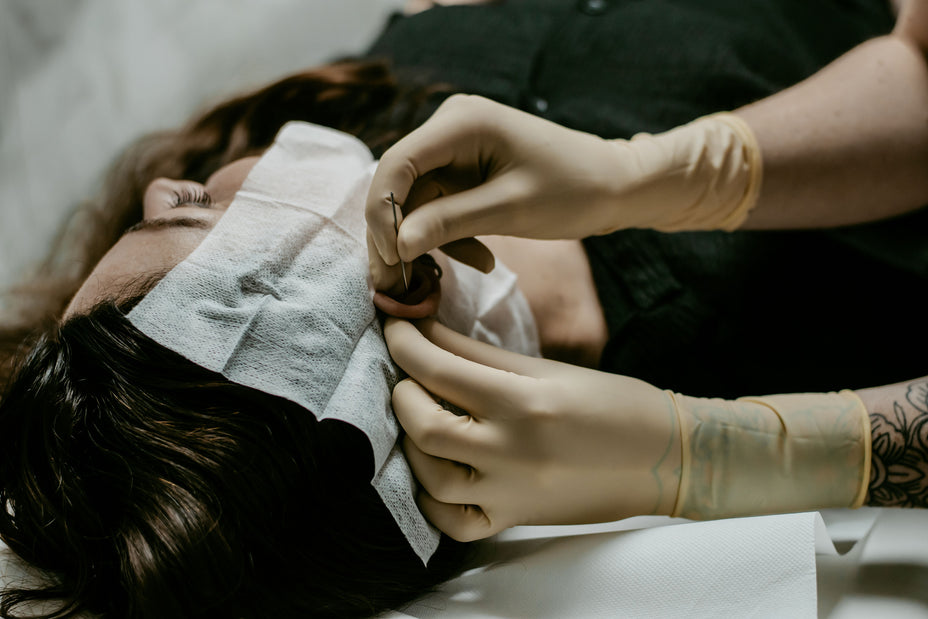 Professioneel en hygiënisch piercen volgens de richtlijnen bij All Perfectly Pierced