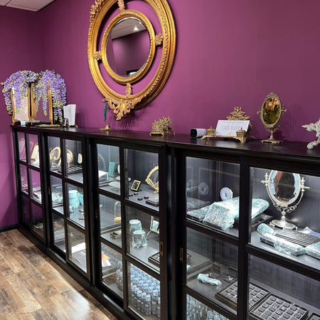 vitrines_All_Perfectly_Pierced